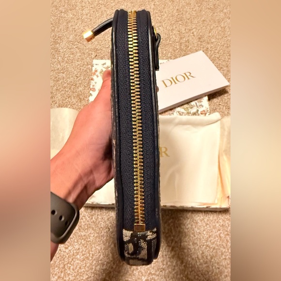 Dior 30 Montaigne Call'in Dior Phone Holder - Picture 3 of 12